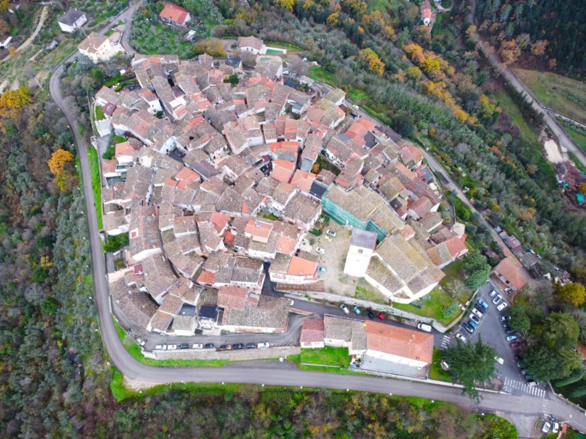 Borgo Nel Tempo Apartman Collestatte Kültér fotó