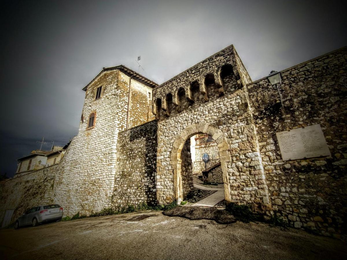 Borgo Nel Tempo Apartman Collestatte Kültér fotó