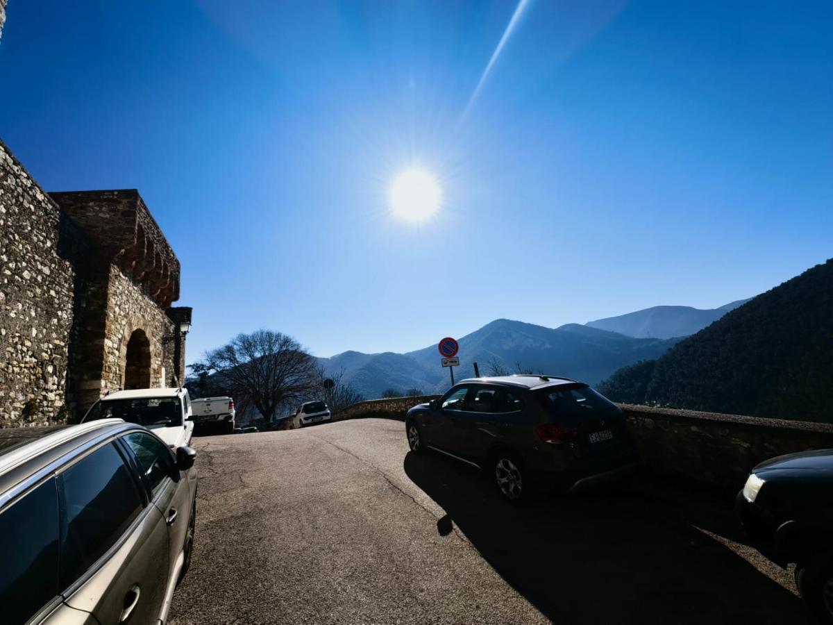 Borgo Nel Tempo Apartman Collestatte Kültér fotó